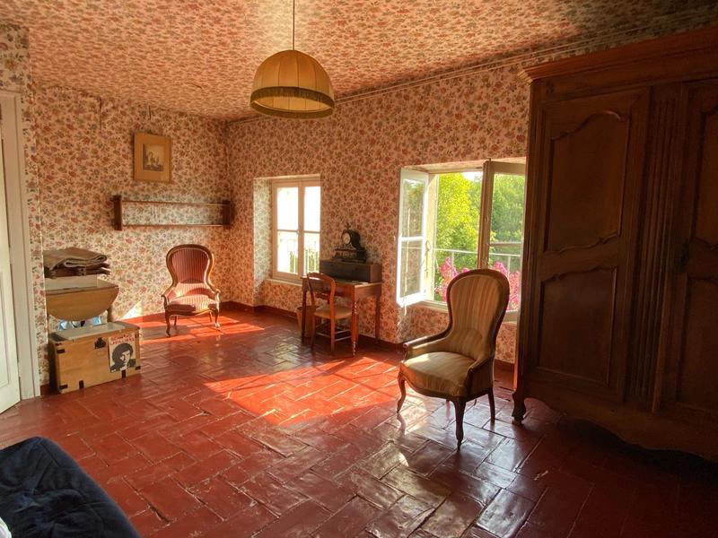 Maison - 600 m² - 18 pièces