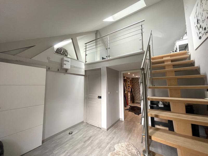 Maison - 215 m² - 7 pièces