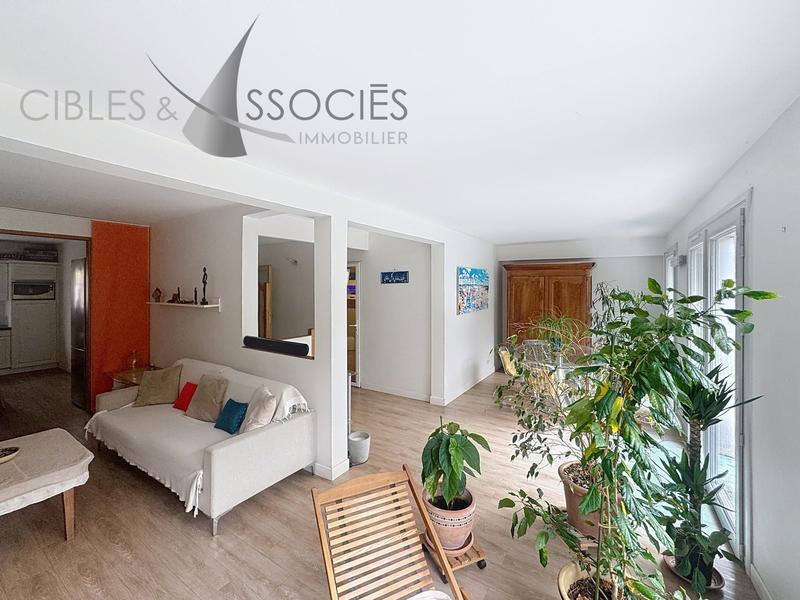 Maison contemporaine - 200 m² - 6 pièces