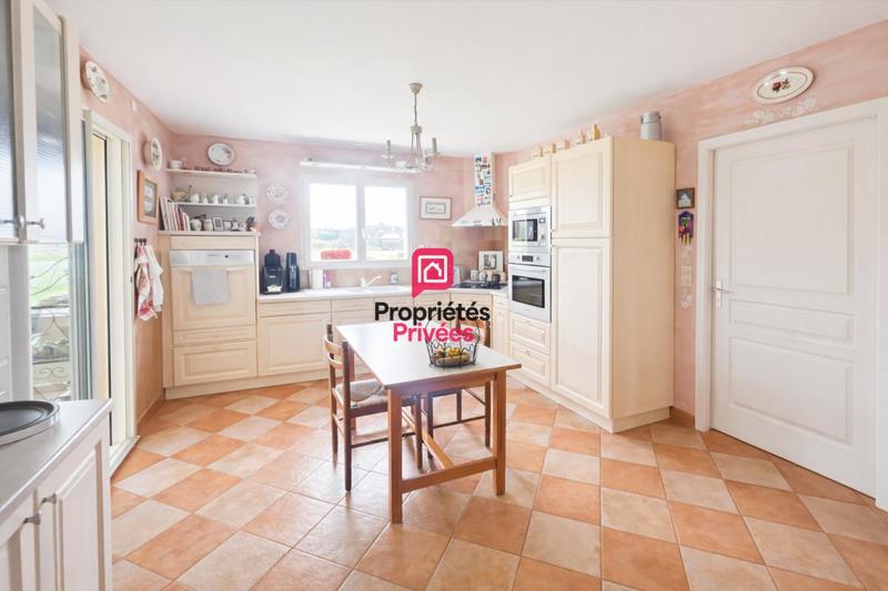 Maison - 221 m² - 8 pièces