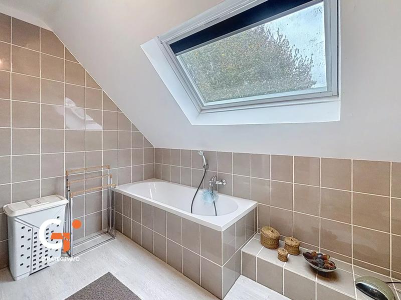 Immeuble mixte - 412 m² - 7 pièces