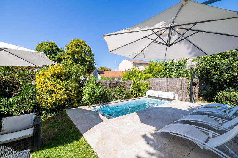 Maison - 498 m² - 20 pièces