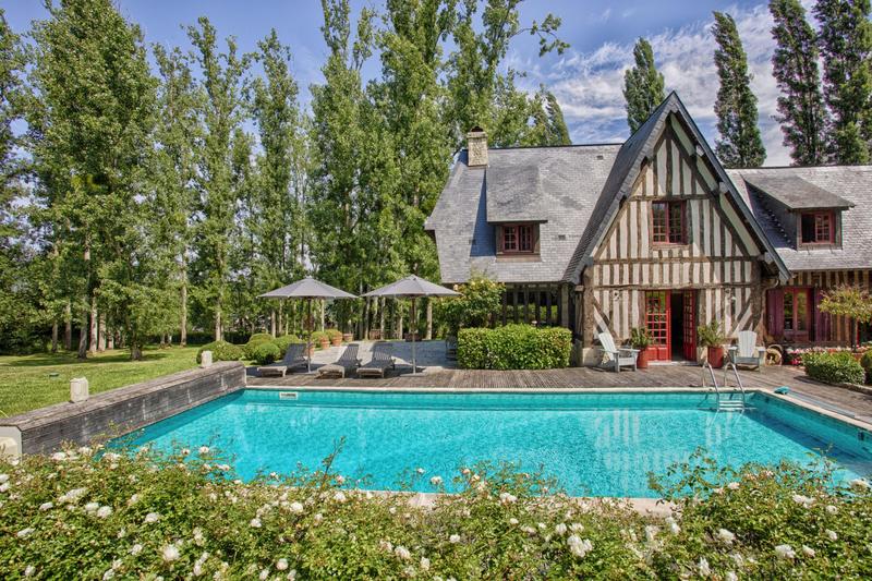 Maison - 222 m² - 9 pièces