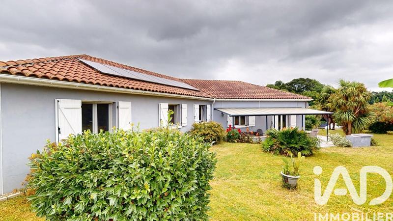 Maison - 205 m² - 8 pièces