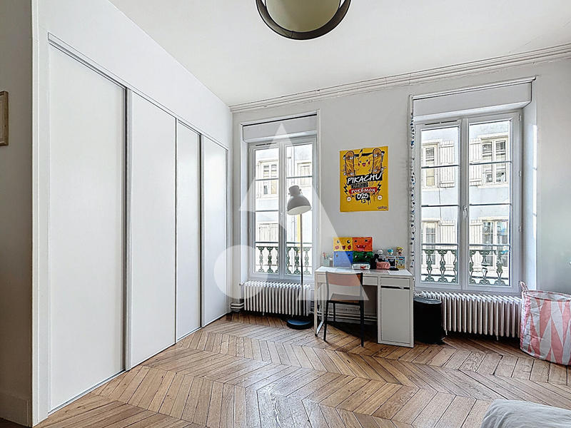 Appartement - 250 m² - 10 pièces