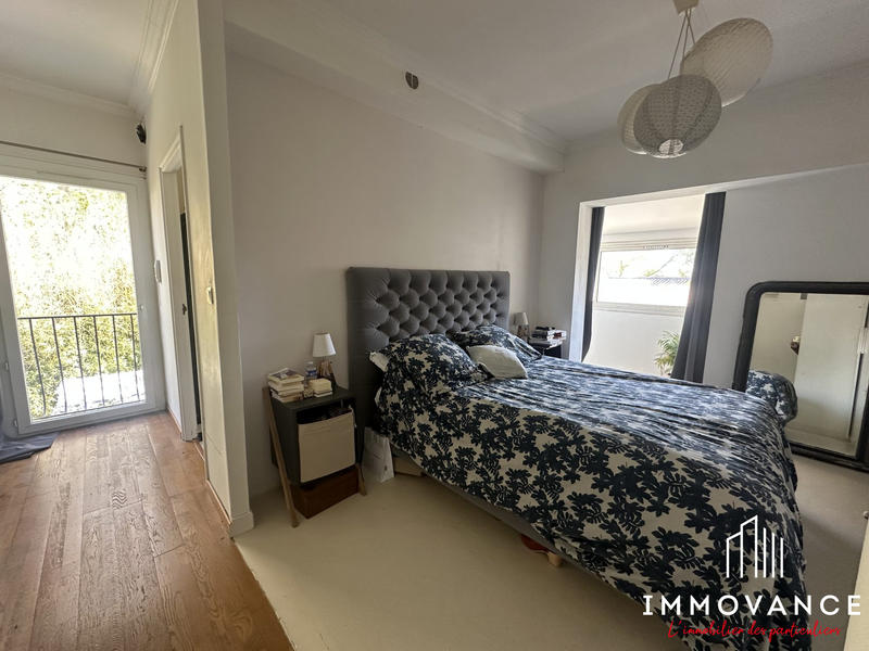 Villa - 225 m² - 8 pièces