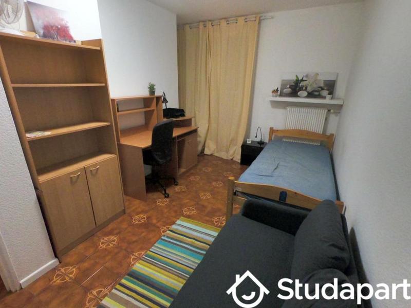 Chambre - 13 m² - 1 pièce