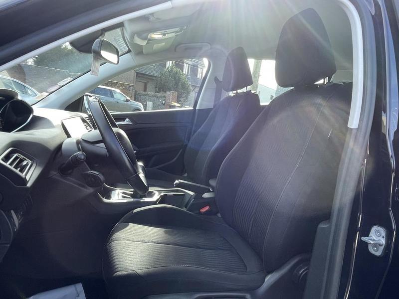 Peugeot 308 Active 1.2 Essence 110cv Bvm5 Gps + Attelage