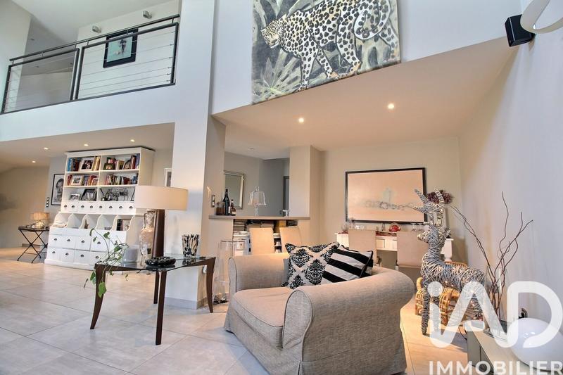 Duplex - 216 m² - 6 pièces