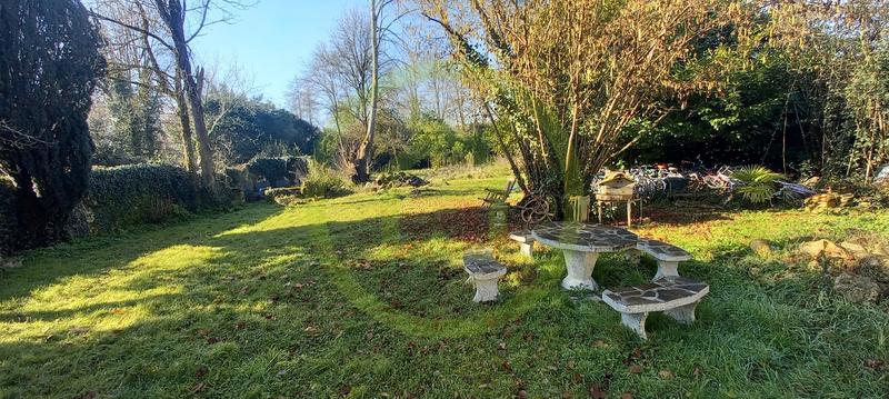 Maison - 374 m² - 14 pièces