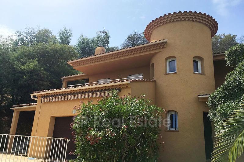 Villa - 217 m² - 7 pièces