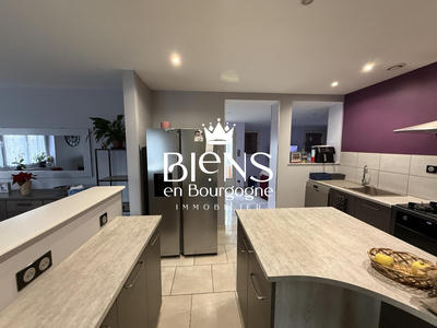 Maison - 150 m² - 7 pièces