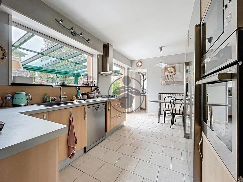 Maison - 232 m² - 6 pièces