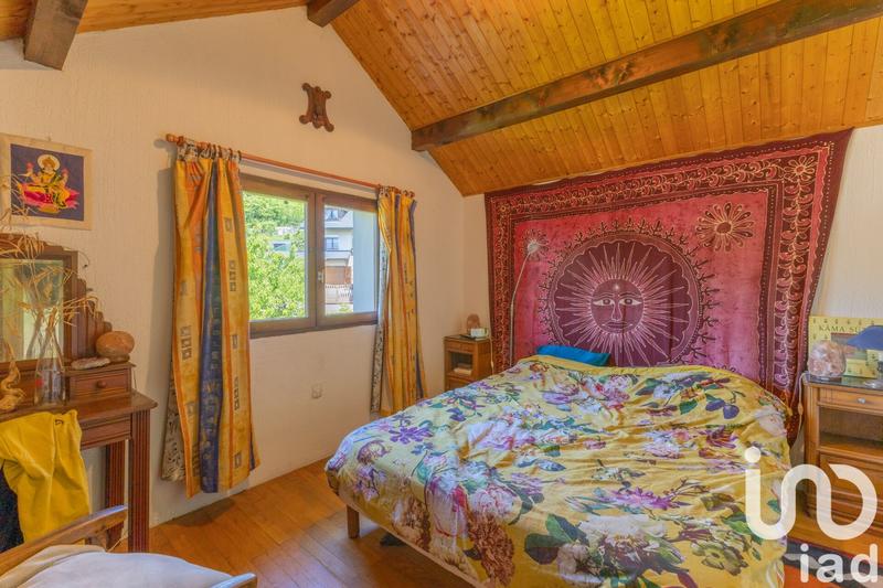 Maison - 222 m² - 8 pièces