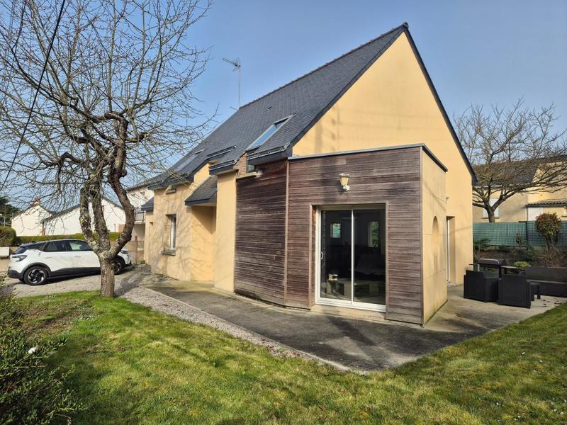 Maison - 98 m² - 4 pièces