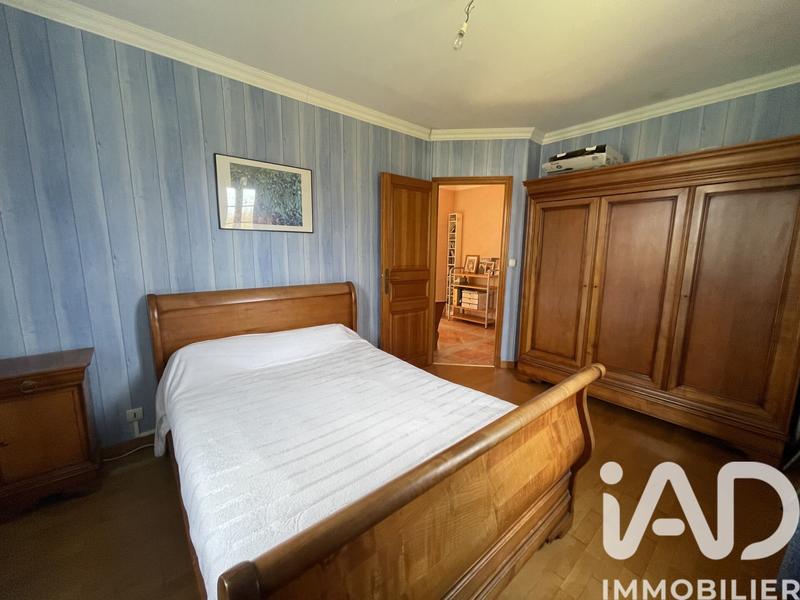 Maison - 222 m² - 9 pièces