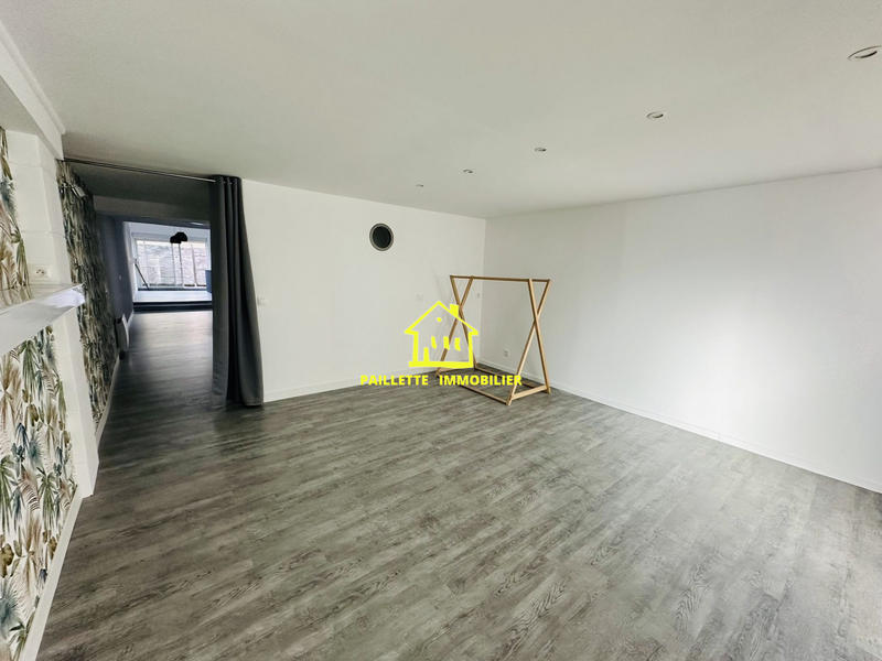 Loft - 65 m² - 2 pièces