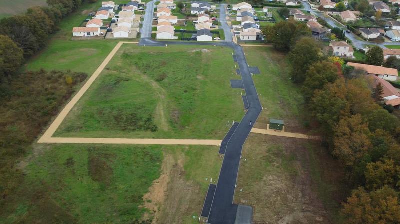 Terrain de lotissements - 652 m²