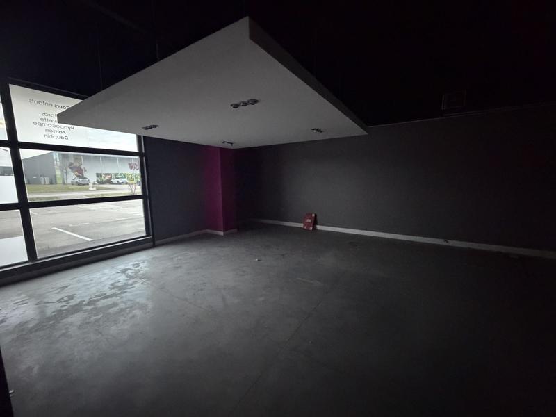 Local commercial - 1 192 m²