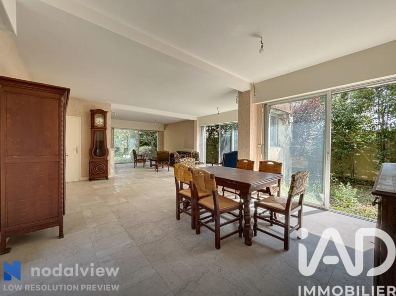 Maison de maîtres - 315 m² - 9 pièces