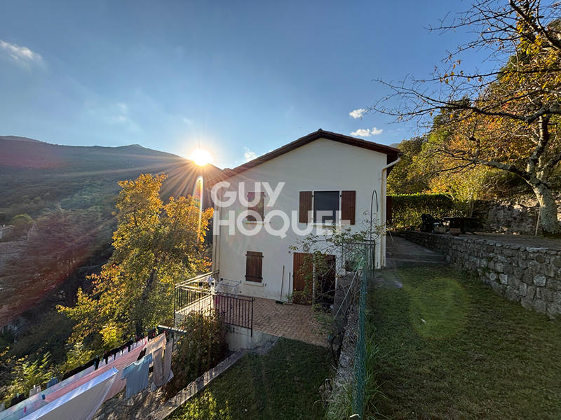 Maison - 96 m² - 5 pièces