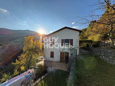 Maison - 96 m² - 5 pièces