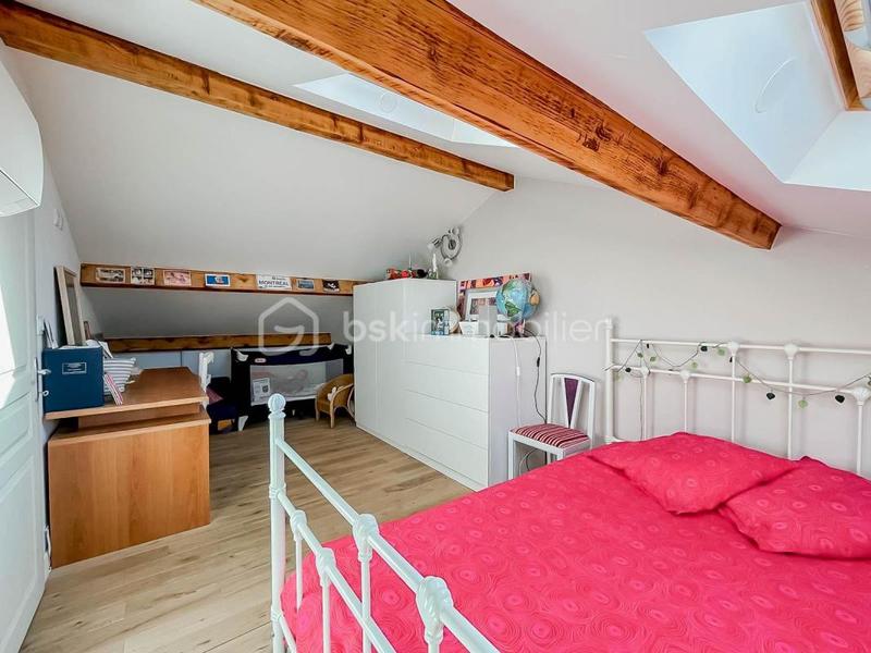 Maison traditionnelle - 90 m² - 5 pièces