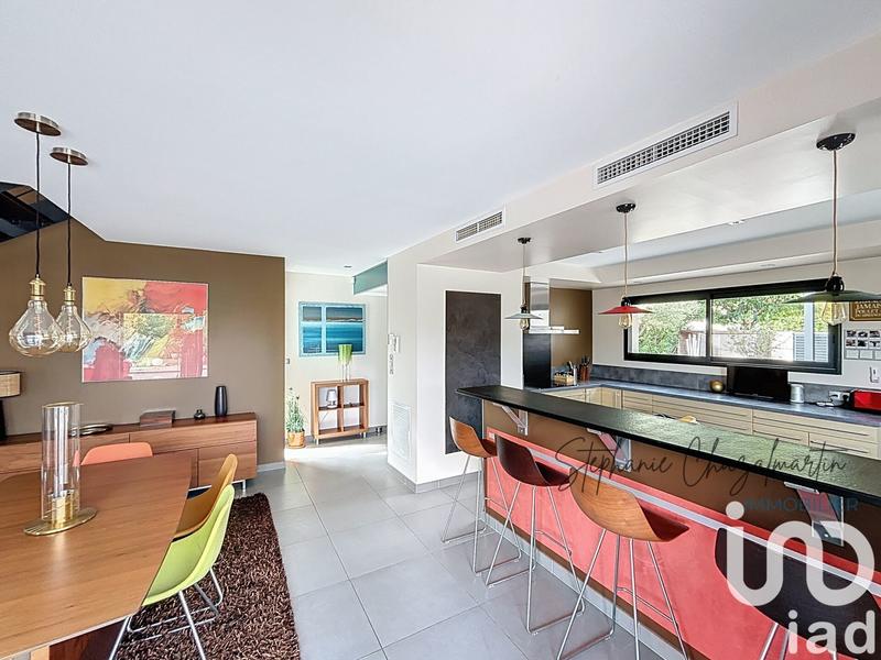 Maison - 205 m² - 6 pièces