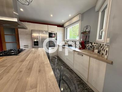 Maison - 147 m² - 6 pièces