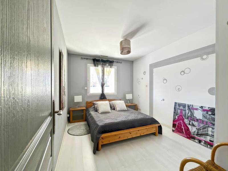 Maison - 238 m² - 8 pièces