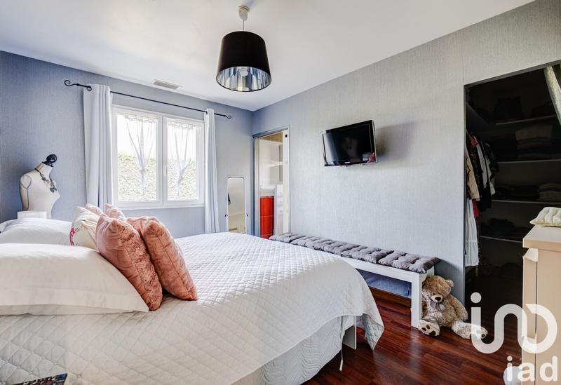 Maison - 238 m² - 7 pièces