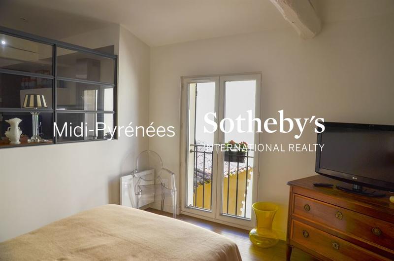 Maison de ville - 375 m² - 9 pièces