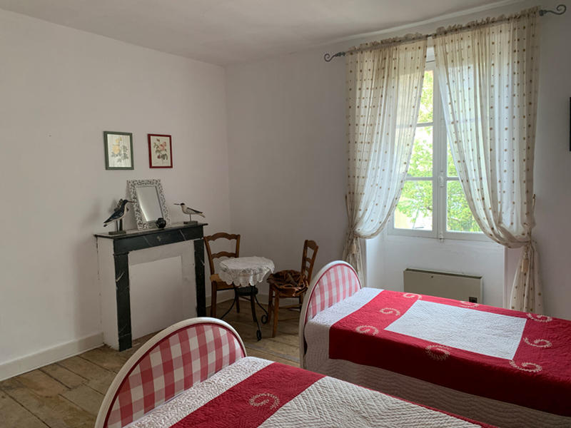 Maison - 454 m² - 14 pièces