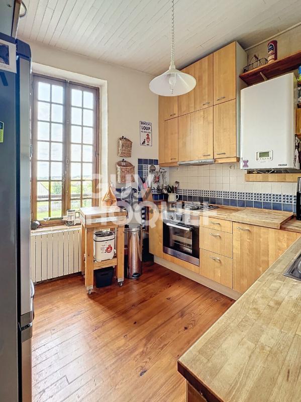 Maison - 200 m² - 8 pièces