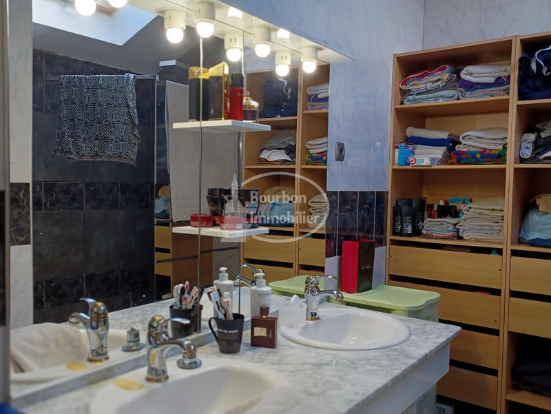 Maison - 190 m² - 8 pièces