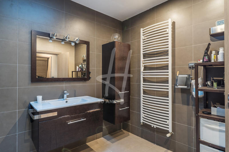 Loft - 85 m² - 4 pièces