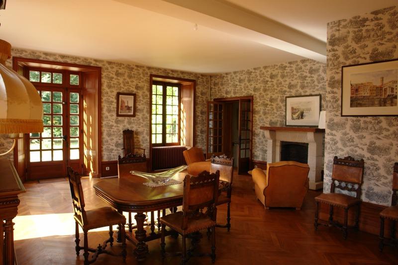 Maison - 211 m² - 6 pièces