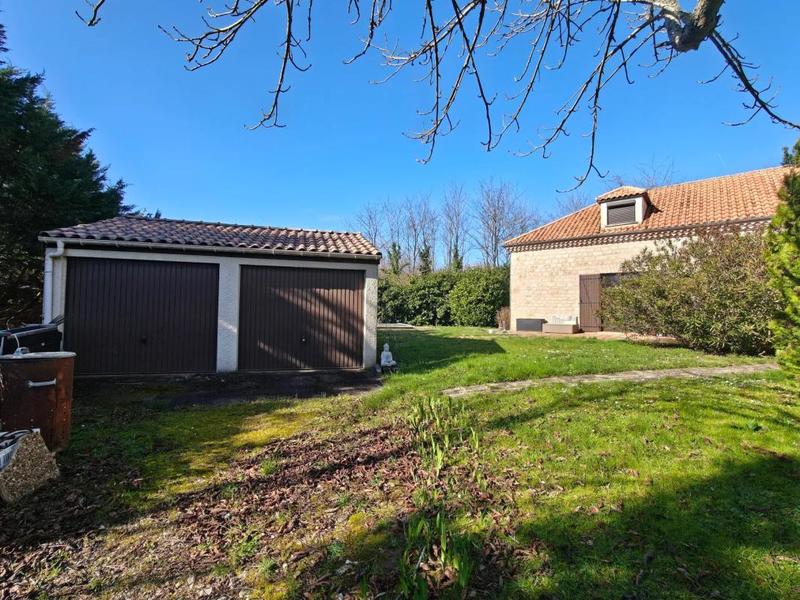 Maison - 218 m² - 6 pièces