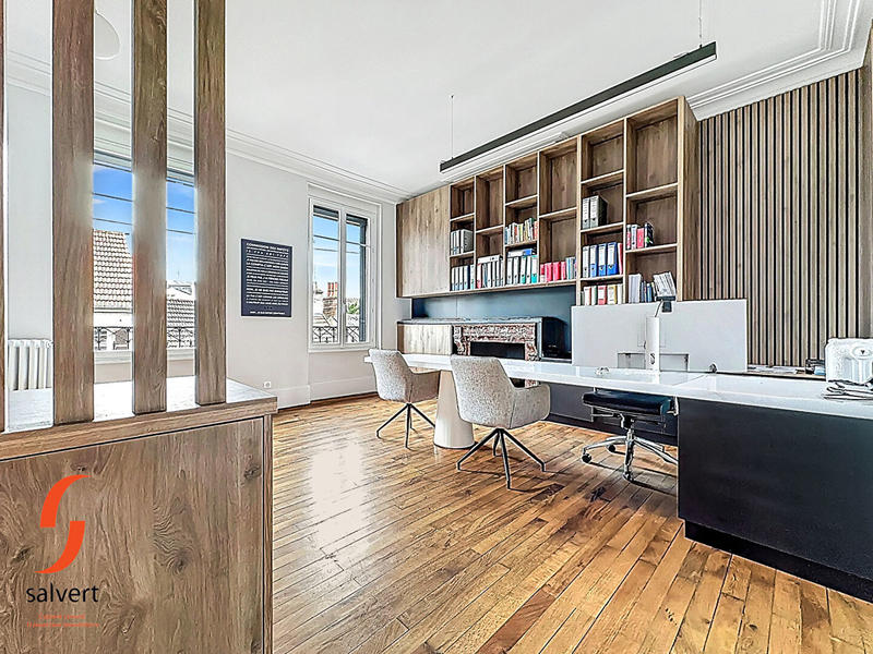 Bureau - 273 m² - 14 pièces