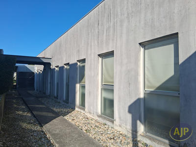 Local d'activité / Entrepôt - 620 m² - 20 pièces