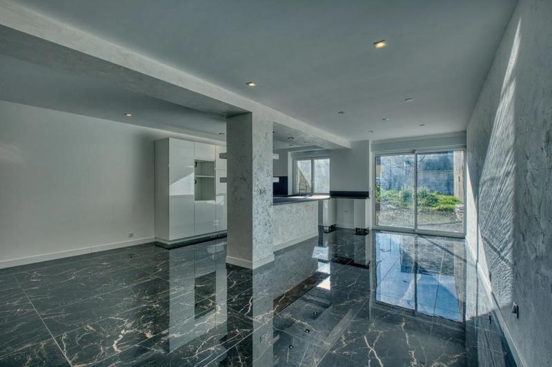 Maison - 185 m² - 7 pièces