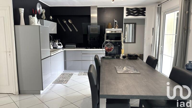 Maison - 206 m² - 9 pièces