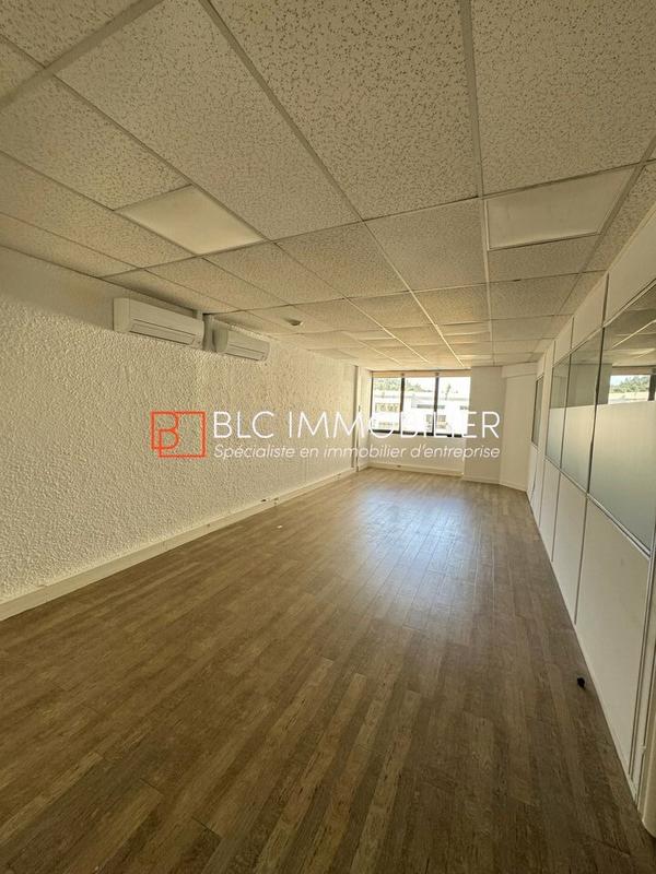 Bureau - 589 m²