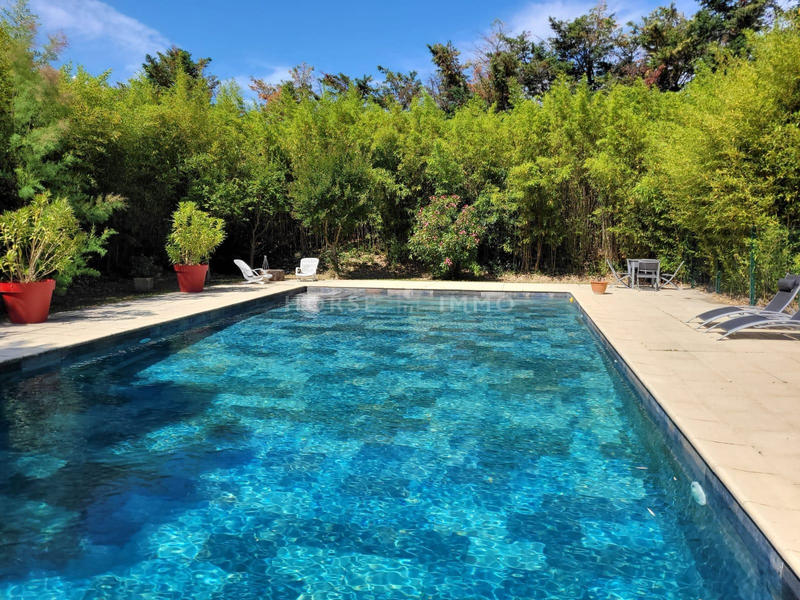 Bastide - 800 m² - 12 pièces