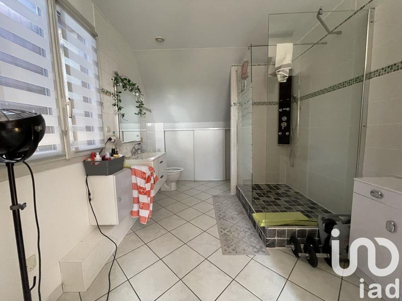 Maison - 240 m² - 8 pièces