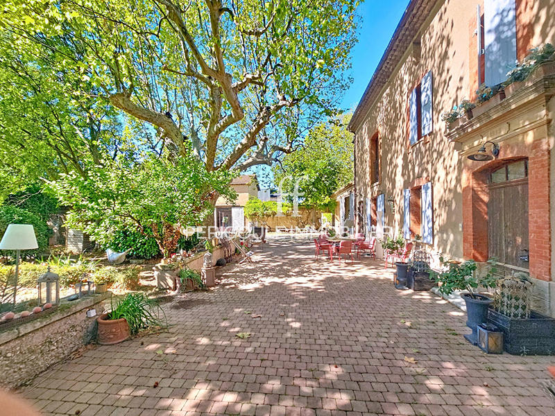 Mas - 353 m² - 10 pièces