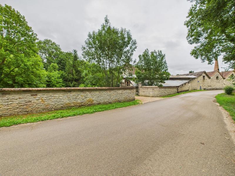 Maison - 312 m² - 8 pièces