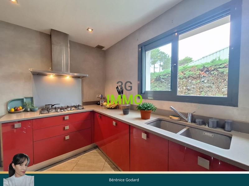 Maison - 202 m² - 5 pièces