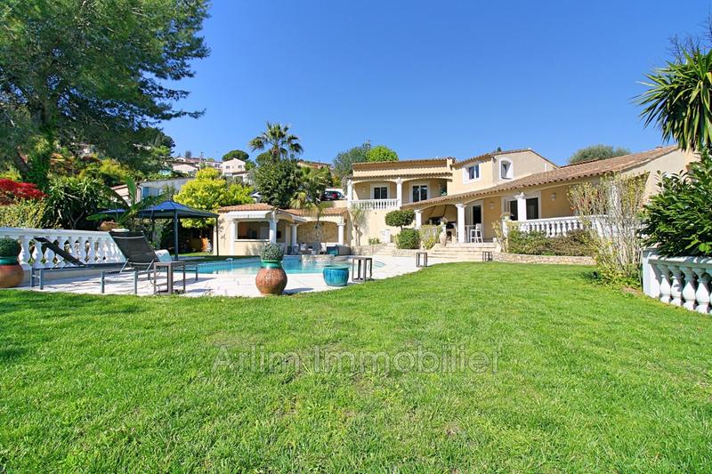 Villa - 310 m² - 8 pièces