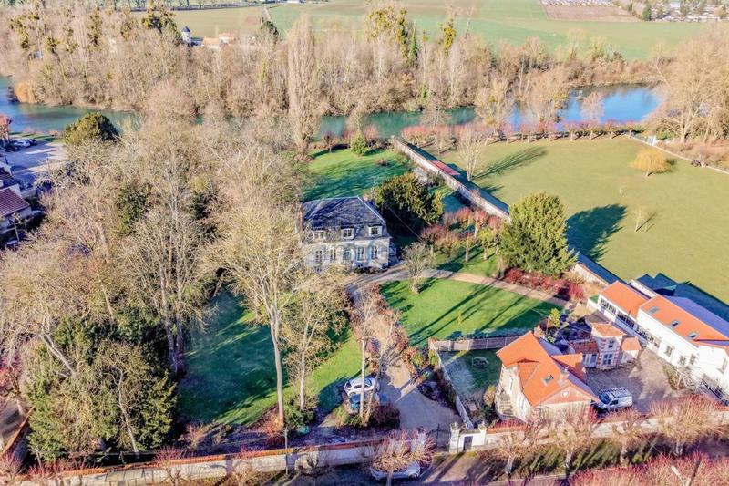 Maison de maîtres - 494 m² - 14 pièces